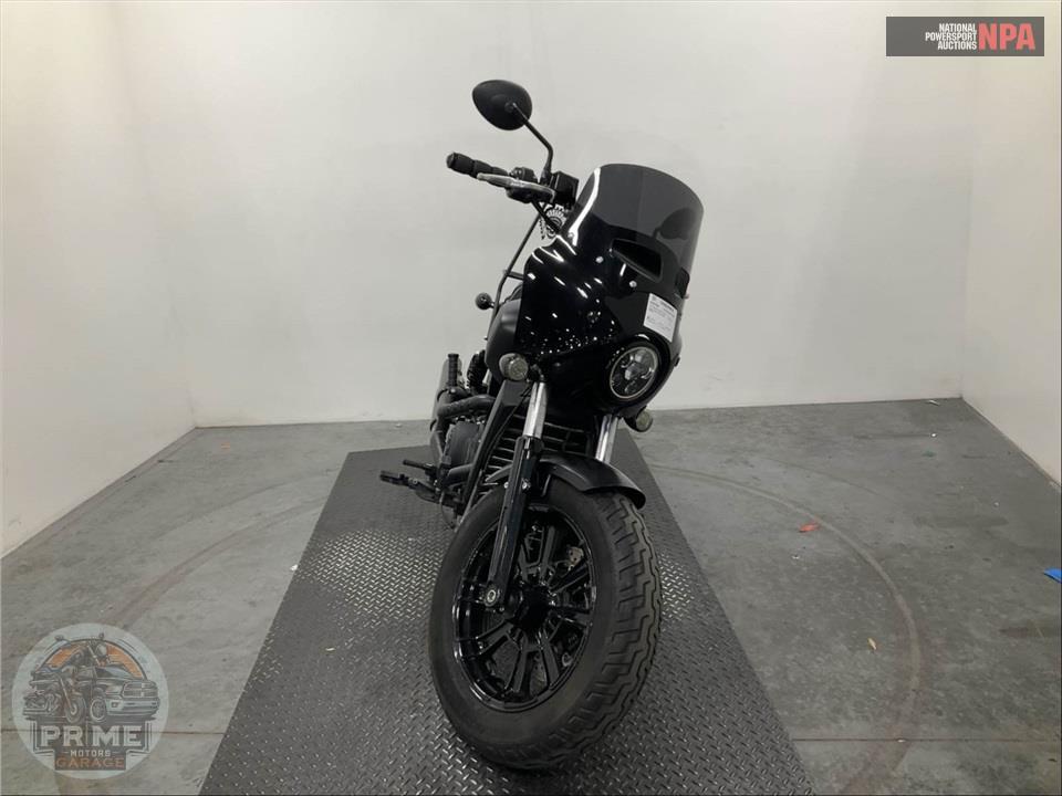 2021 Indian Motorcycle SCOUT BOBBER (ABS, BLACK SMOKE) — фото 2