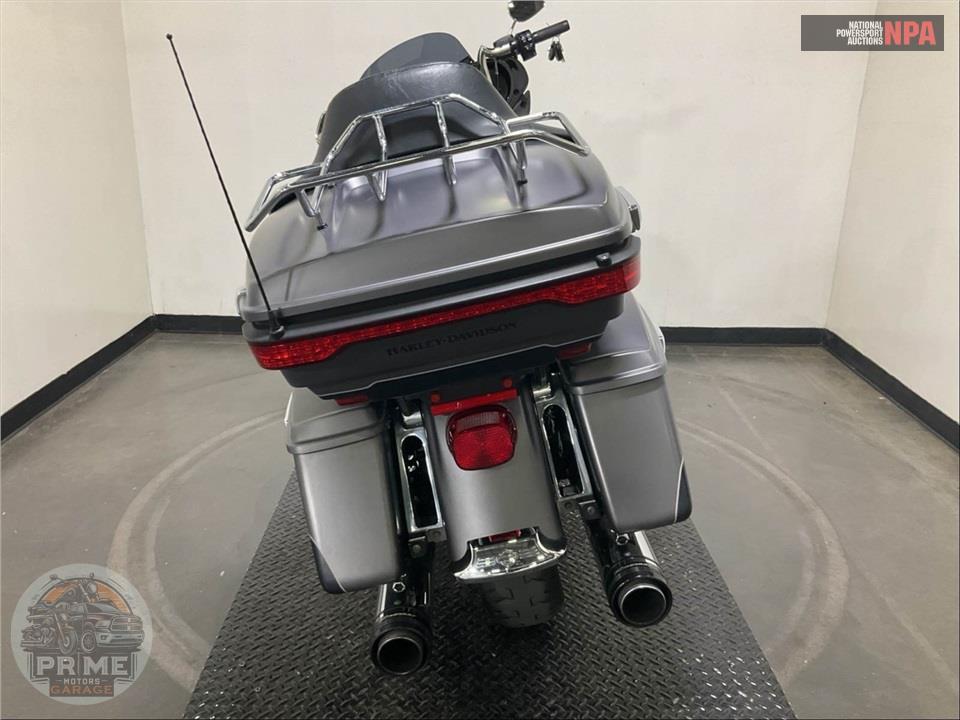 2017 Harley-Davidson FLHTK ULTRA LIMITED — фото 4