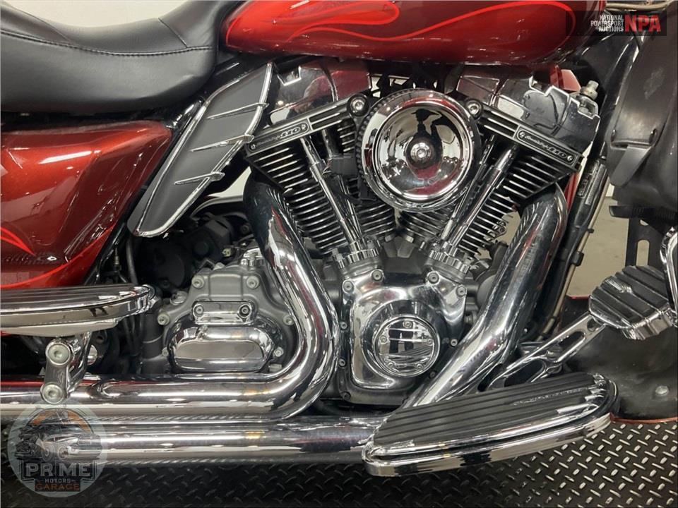 2010 Harley-Davidson FLHTCUSE5 — фото 6