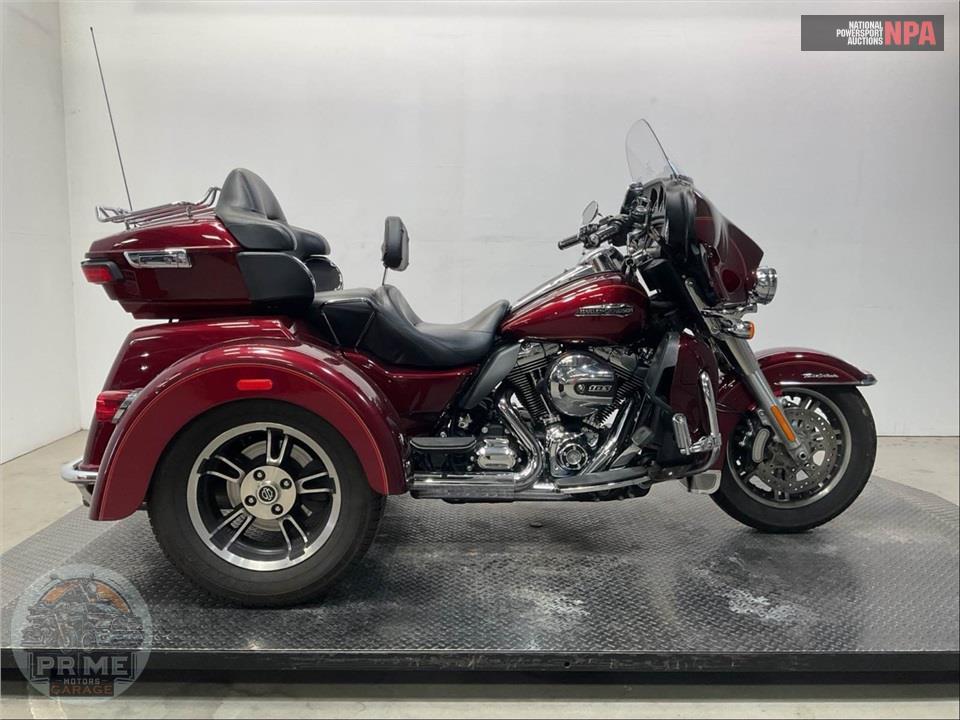 2016 Harley-Davidson FLHTCUTG TRIGLIDE ULTRA CLASSIC — фото 1