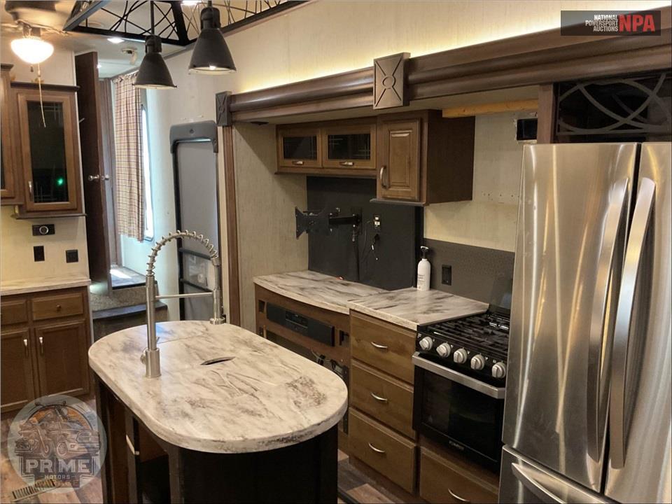 2018 Sandpiper By Forest River M-383RBLOK - FIFTH WHEEL SERIES — фото 8