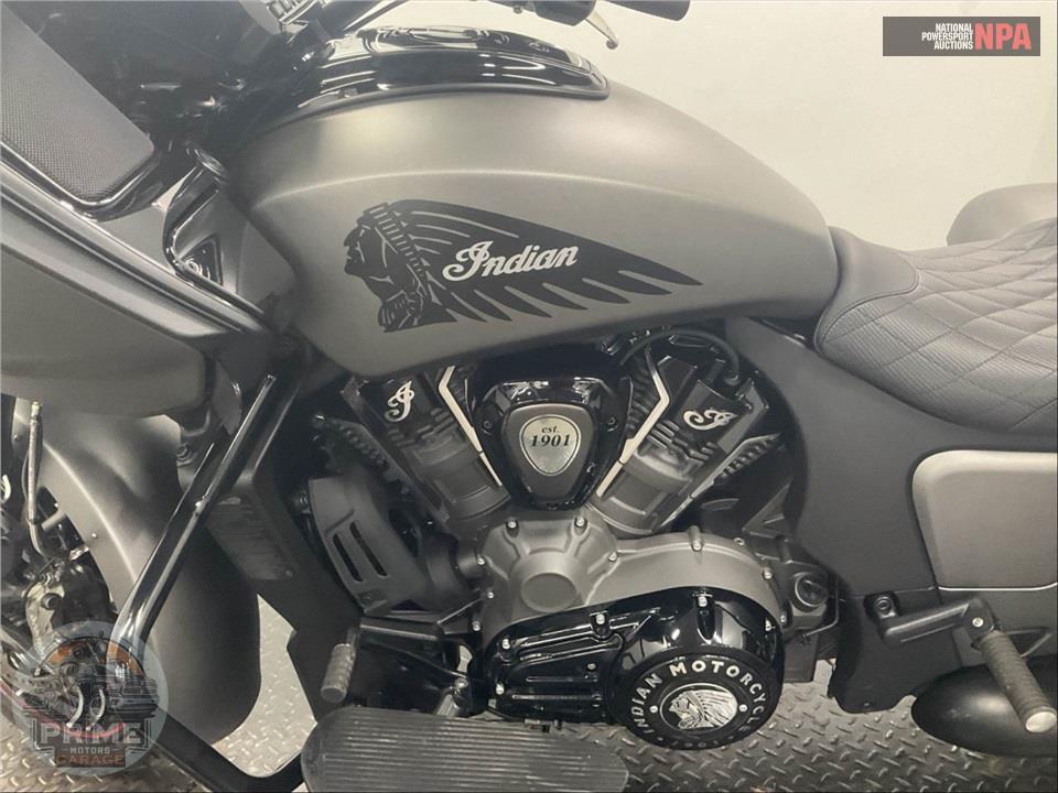 2023 Indian Motorcycle CHALLENGER DARK HORSE (SMOKE) — фото 7