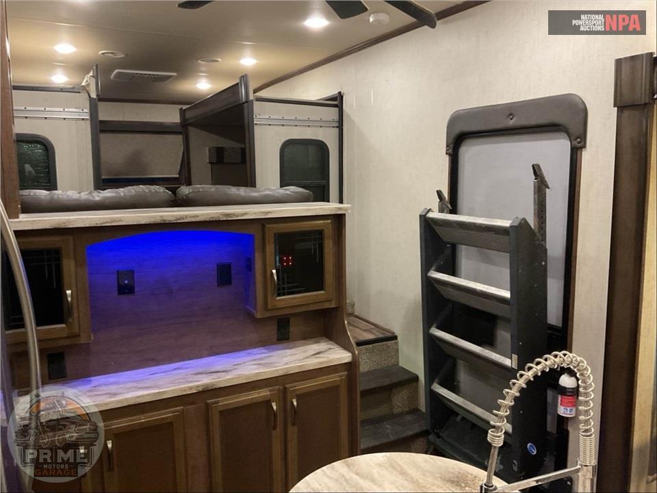 2019 Sandpiper By Forest River M-379FLOK - FIFTH WHEEL SERIES — фото 7