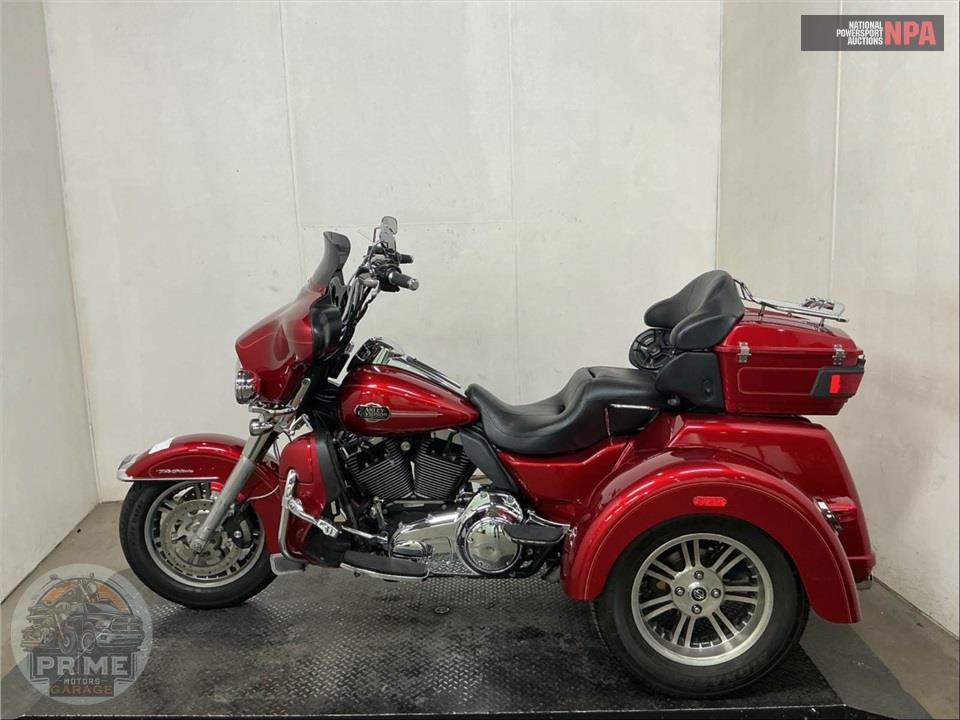 2013 Harley-Davidson FLHTCUTG TRIGLIDE UL CLSC — фото 3