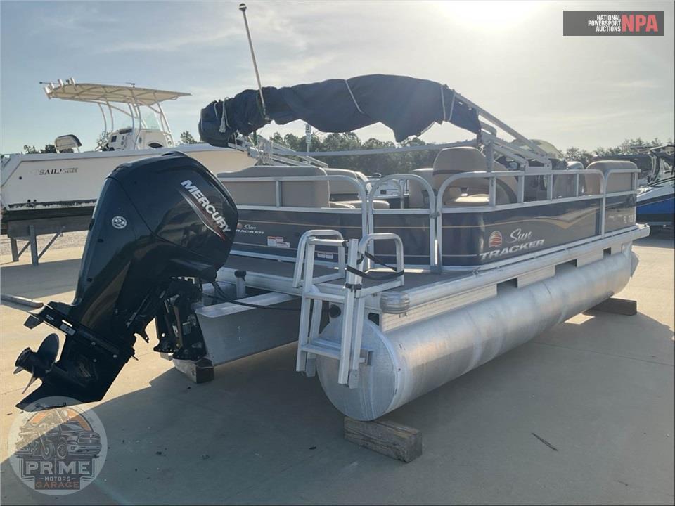 2021 Tracker Marine PARTY BARGE 18 DLX(*)SUN TRACKER SERIES L=20/E=1 60HP MERC OB — фото 4