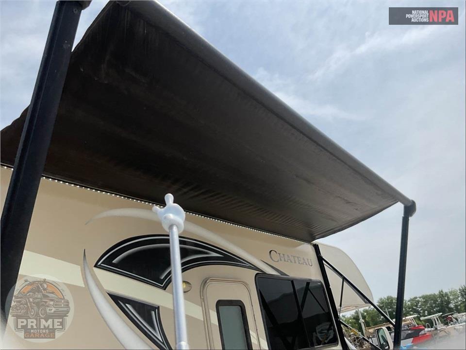 2017 Thor Motor Coach M-28Z E450-V10 - CHATEAU SERIES — фото 52