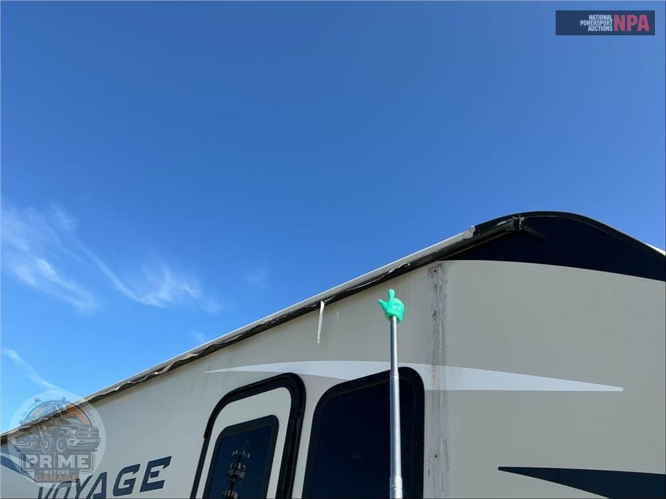 2021 Voyage By Winnebago M-2427RB — фото 36