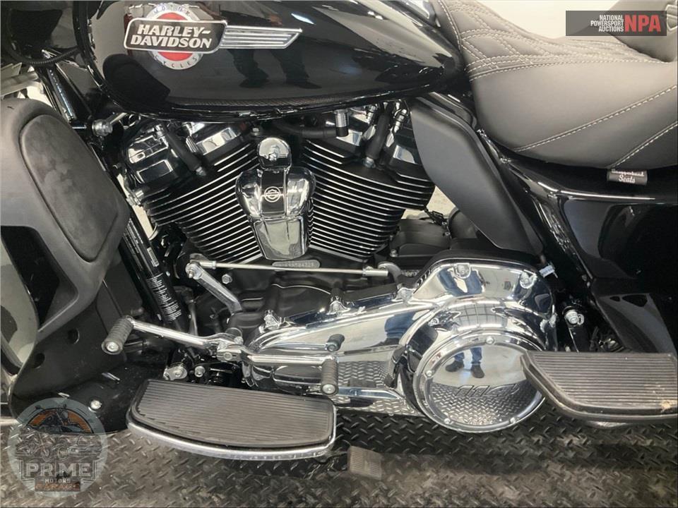 2025 Harley-Davidson FLHTCUTG TRI GLIDE ULTRA CLASSIC — фото 7