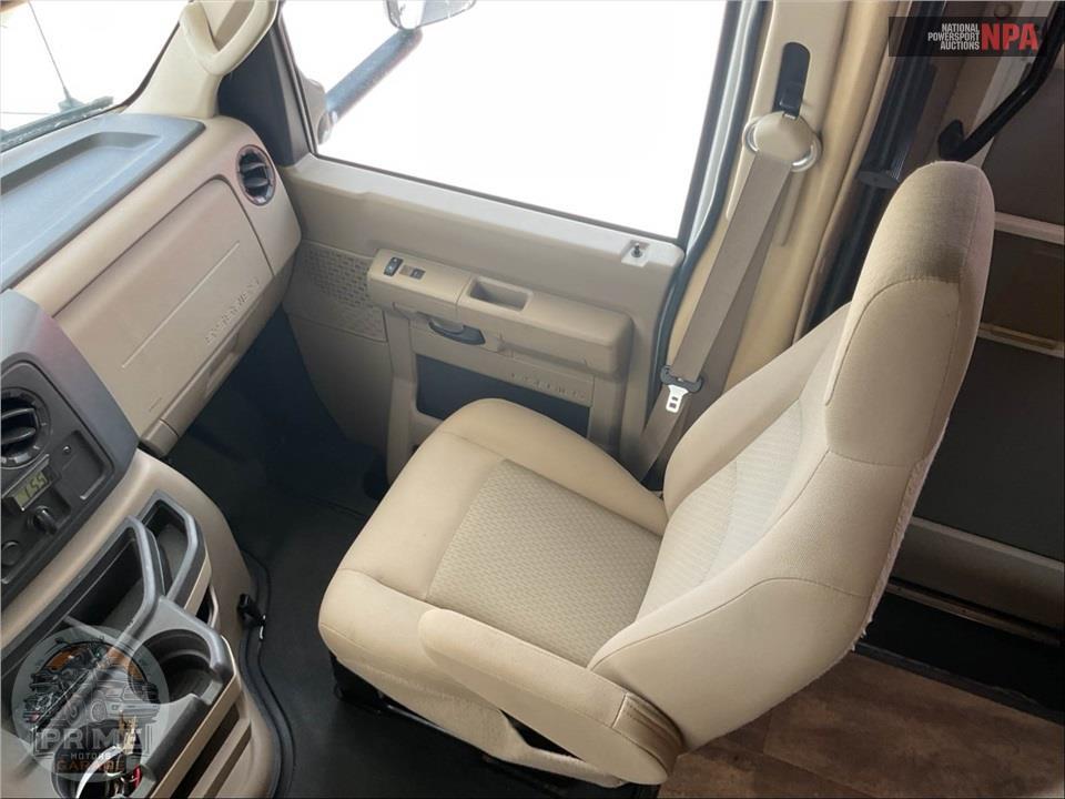 2017 Sunseeker By Forest River M-2290S FORD E450 6.8 LITER — фото 17