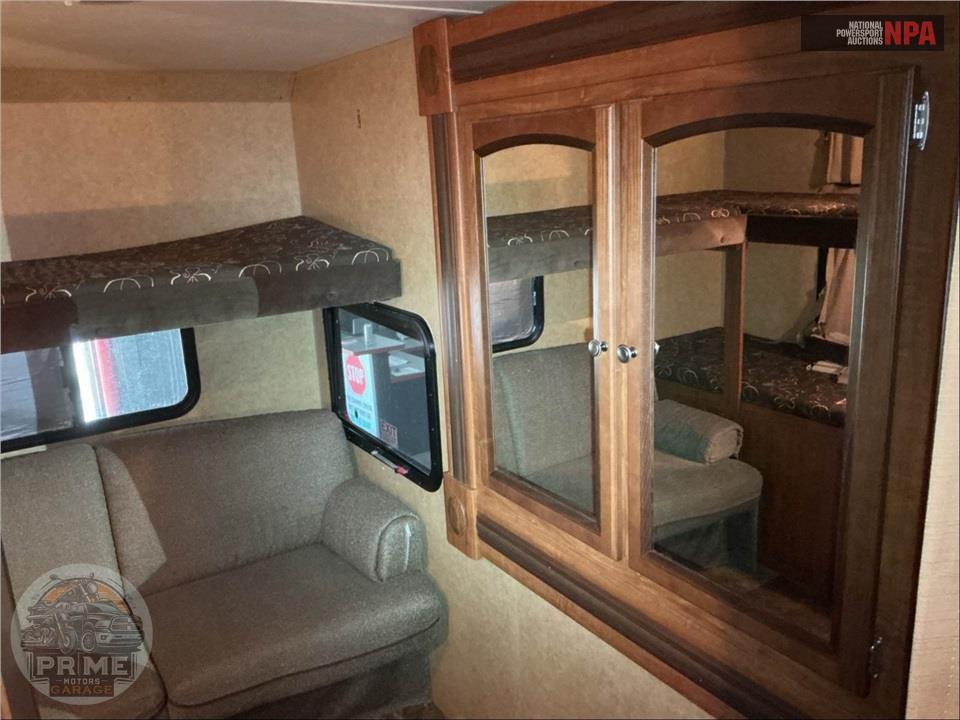2013 Jayco M-31 DSLB - WHITE HAWK ULTRA LITE SERIES — фото 13