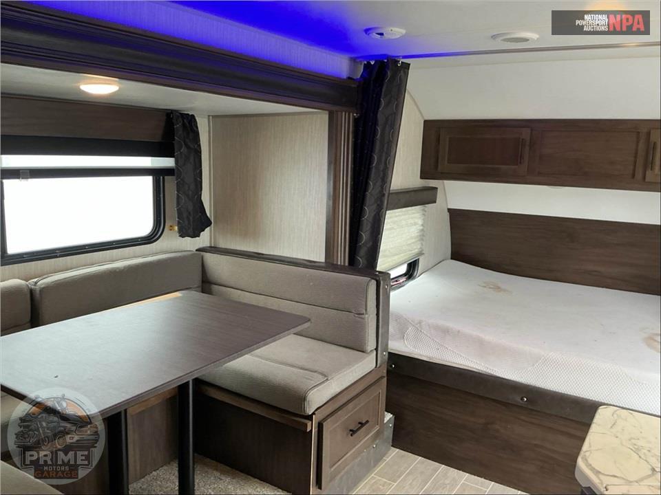 2020 Cherokee By Forest River M-27RR - GREY WOLF TOY HAULER SERIES — фото 9