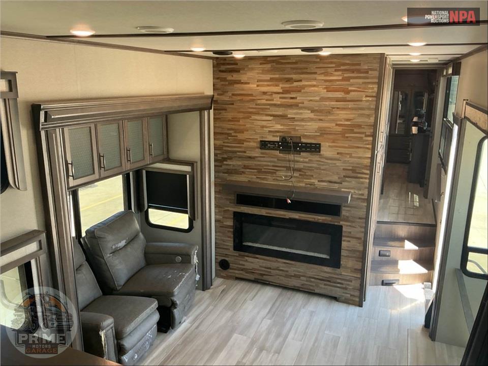 2022 Grand Design Recreational Vehicles M-390RK - SOLITUDE FIFTH WHEEL SERIES — фото 9