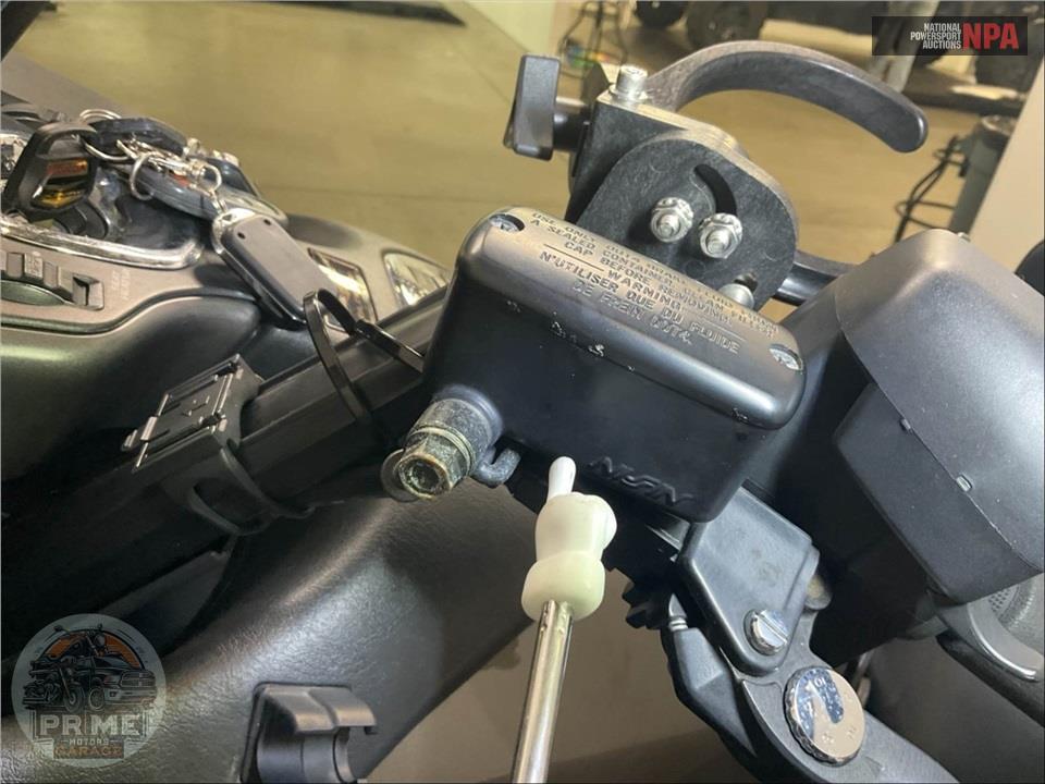 2010 Honda GL1800HPNAMA GLDWNG ABS** — фото 30