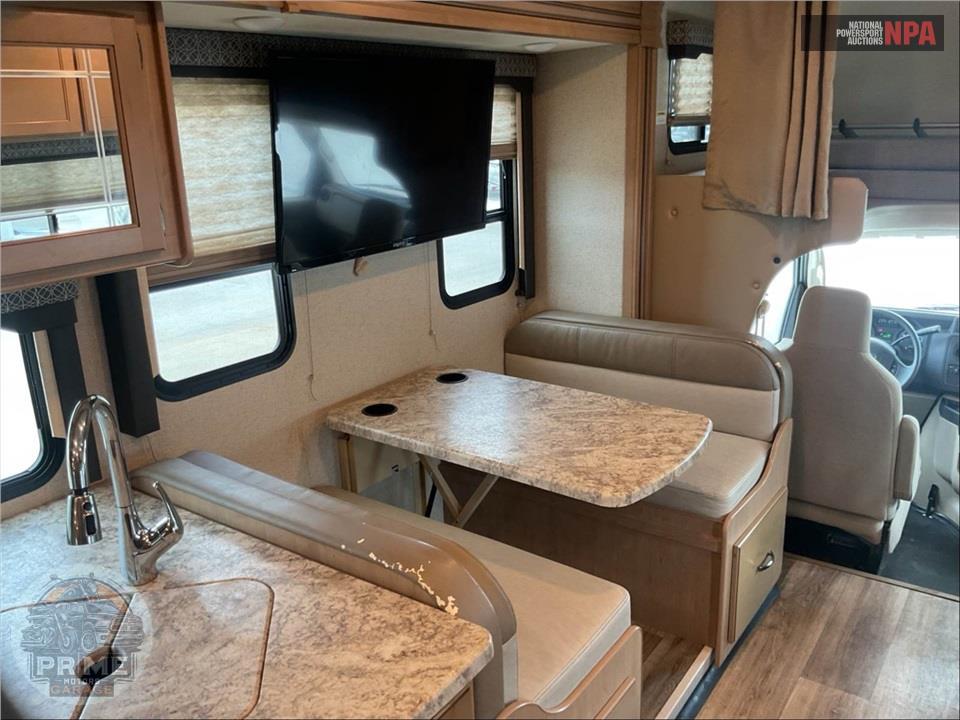 2020 Thor Motor Coach M-31W E450-V10 - FOUR WINDS SERIES — фото 7