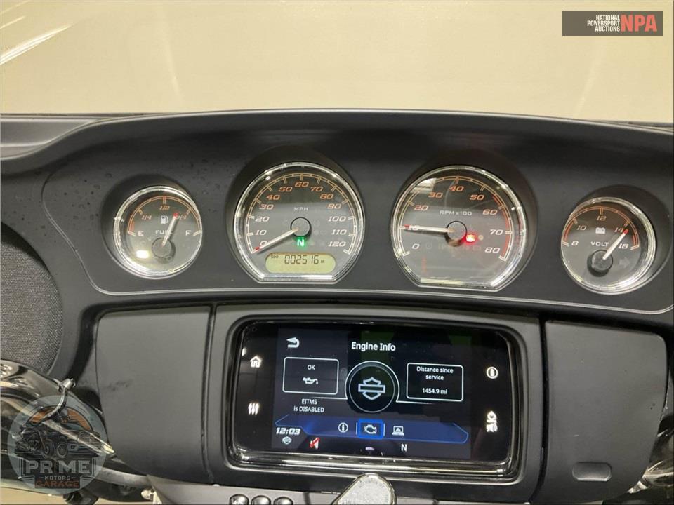 2021 Harley-Davidson FLHTCUTG TRI GLIDE ULTRA CLASSIC — фото 5