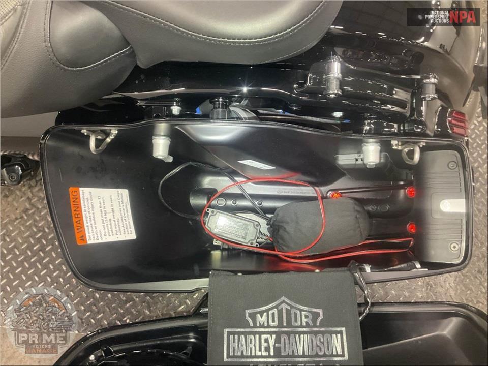 2021 Harley-Davidson FLTRXSE CVO ROAD GLIDE — фото 16