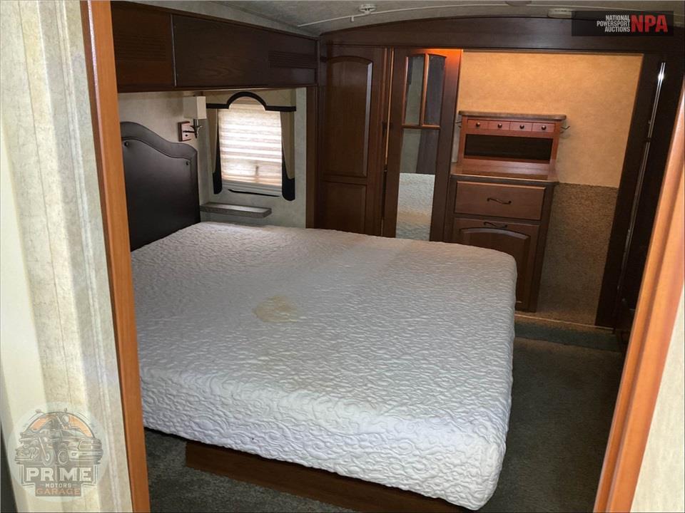 2013 Keystone Rv M-3582RL MONTANA HICKORY FIFTH WHEEL SERIES — фото 12