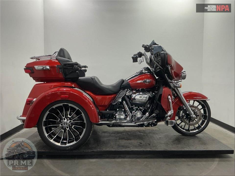 2025 Harley-Davidson FLHTCUTG TRI GLIDE ULTRA CLASSIC — фото 1