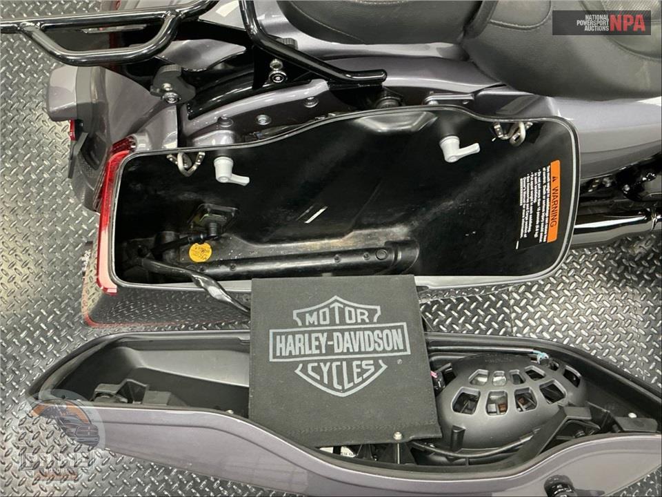 2020 Harley-Davidson FLHXSE CVO STREET GLIDE — фото 31