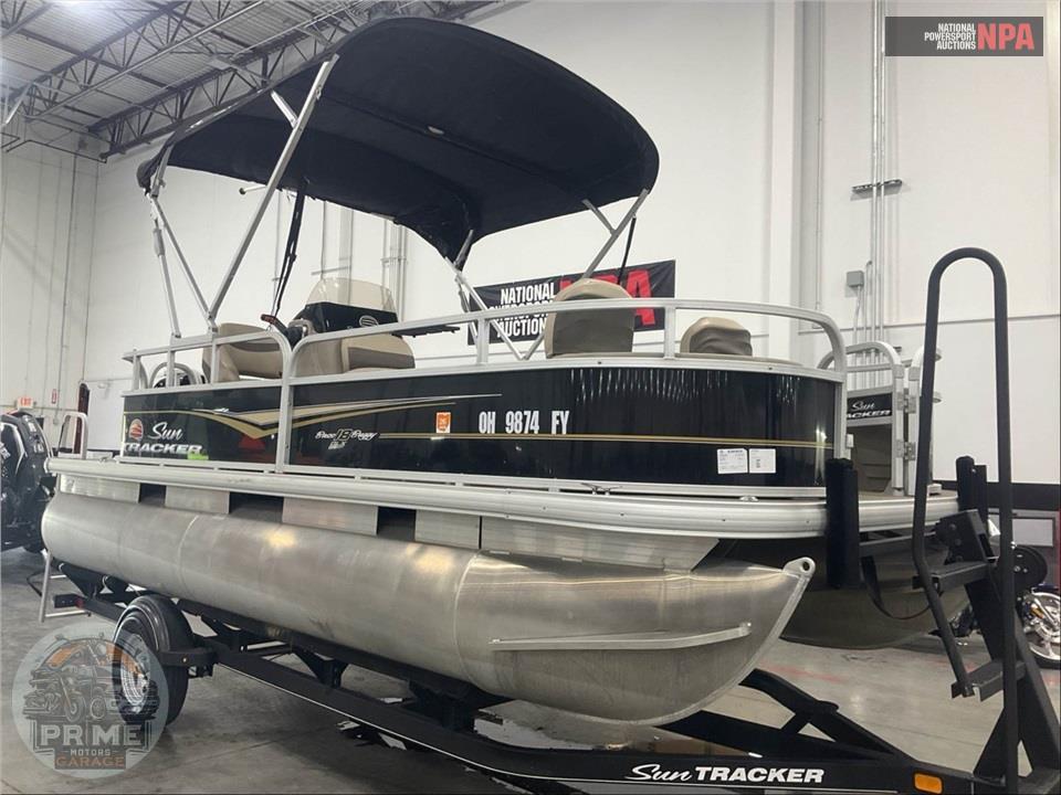 2021 Tracker Marine BASS BUGGY 18 DLX(*)SUN TRACKER SERIES L=20/E=1-60HP MERCURY OB — фото 1