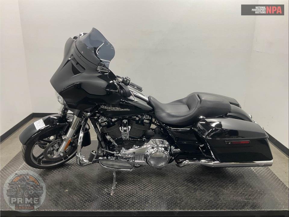 2017 Harley-Davidson FLHXS STREET GLIDE SPECIAL — фото 3