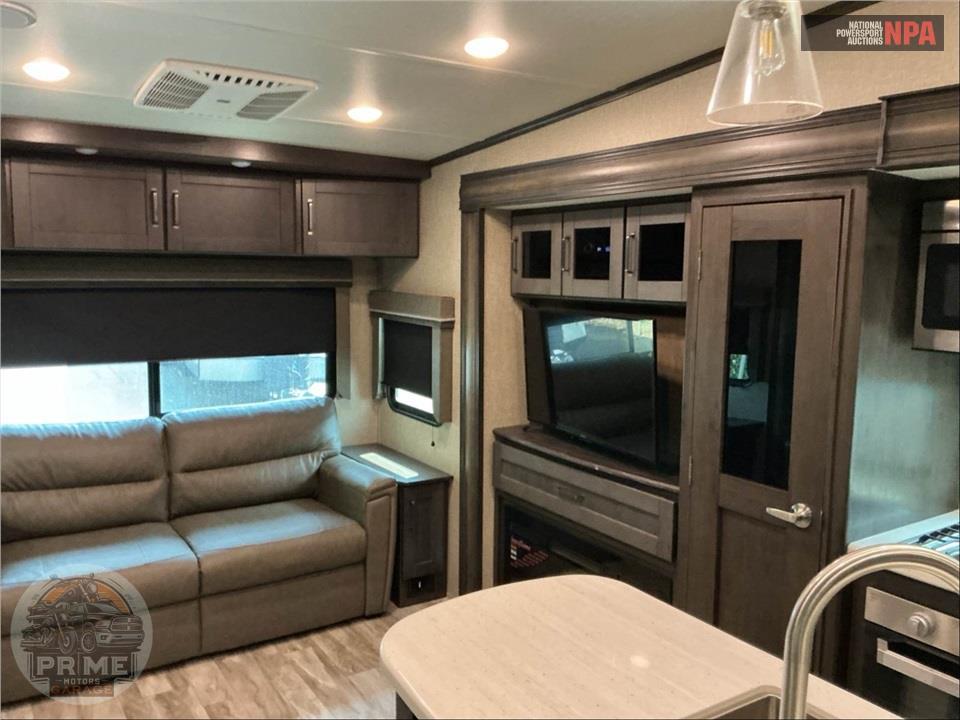 2022 Grand Design Recreational Vehicles M-303RLS REFLECTION FIFTH WHEEL SERIES — фото 6