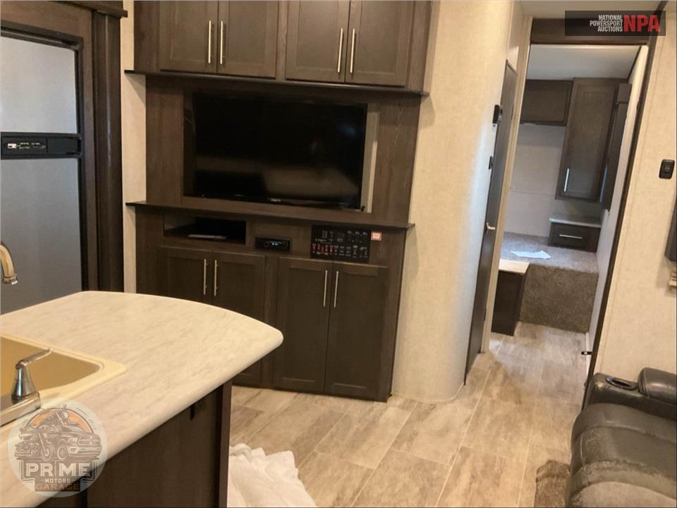 2018 Keystone Rv M-35 - CARBON TOY HAULER SERIES — фото 6