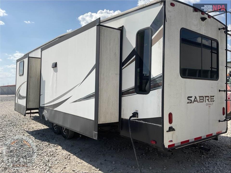 2020 Sabre By Forest River M-36BHQ - FIFTH WHEEL SERIES — фото 3