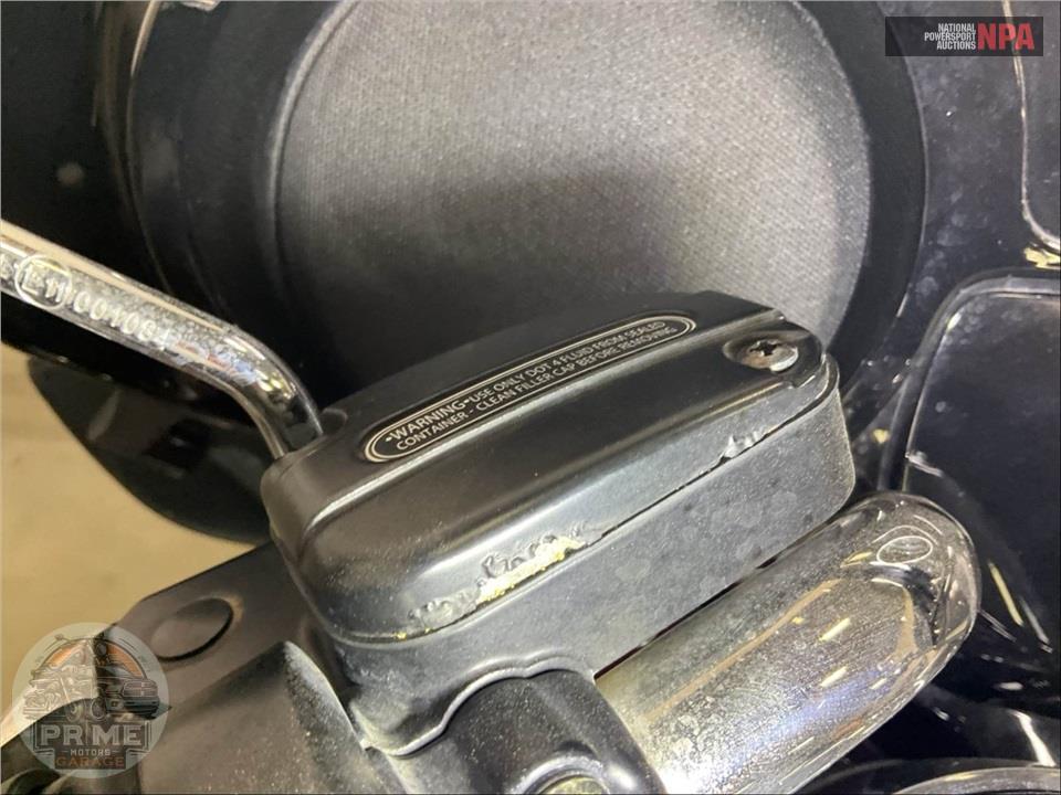 2016 Harley-Davidson FLHTK ELECTRA GLIDE ULTRA LIMITED — фото 36