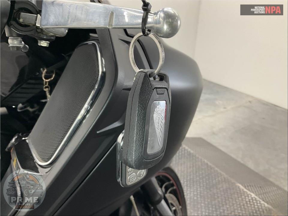 2021 Indian Motorcycle CHALLENGER DARK HORSE (BLACK/BRONZE SMOKE) — фото 9