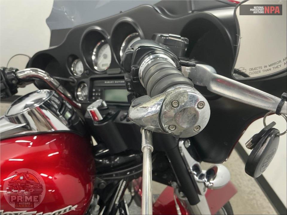 2013 Harley-Davidson FLHX STREET GLIDE — фото 32