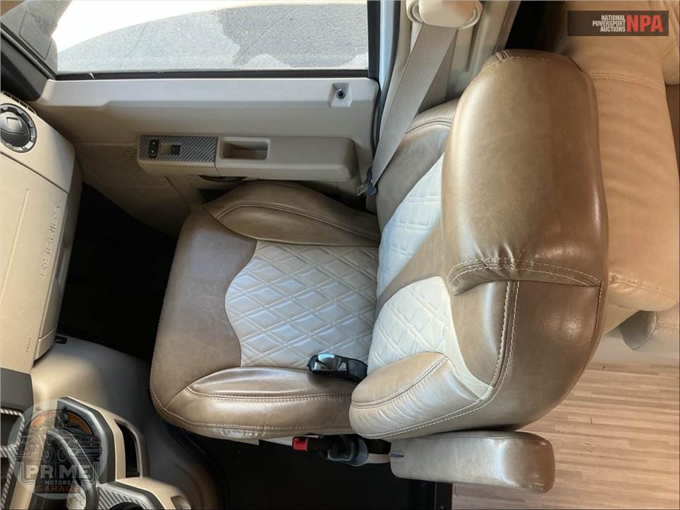 2018 Jayco M-30 XP FORD E450 - GREYHAWK PRESTIGE SERIES — фото 18