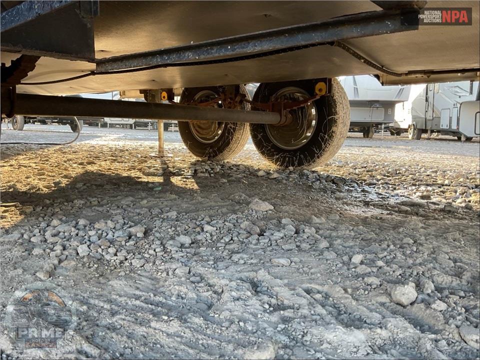 2017 Crossroads Rv M-322 RL - CRUISER FIFTH WHEEL SERIES — фото 41