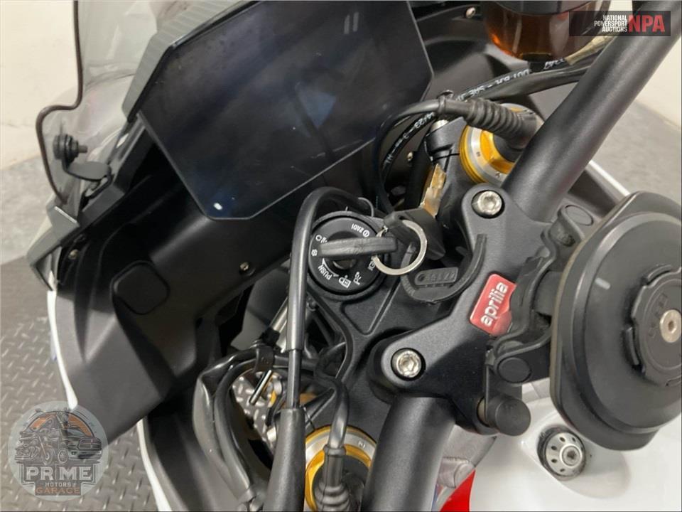 2024 Aprilia TUONO V4 FACTORY 1100 — фото 12