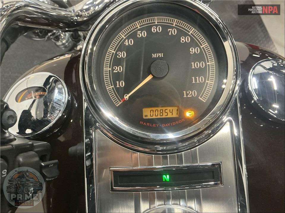 2011 Harley-Davidson FLHRC ROAD KING CLSC — фото 5