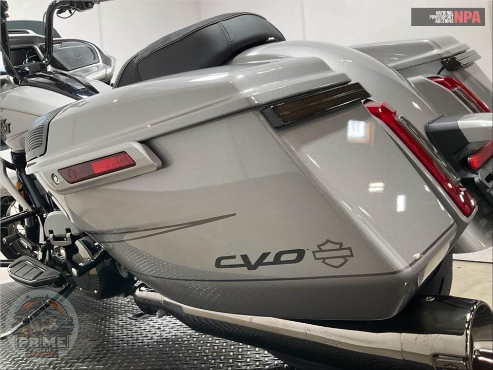 2023 Harley-Davidson FLTRXSE CVO ROAD GLIDE — фото 13