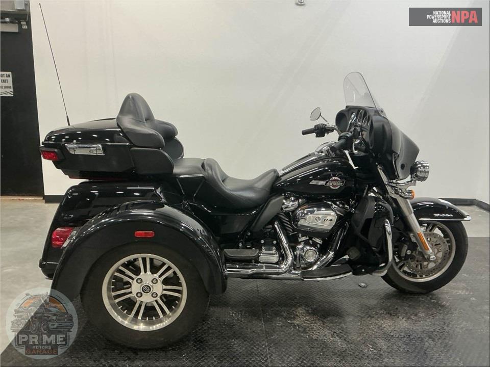 2023 Harley-Davidson FLHTCUTG TRI GLIDE ULTRA CLASSIC — фото 1