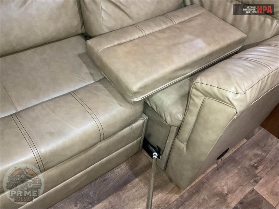 2016 Salem By Forest River M-327RE - HEMISPHERE LITE FIFTH WHEEL SERIES — фото 10