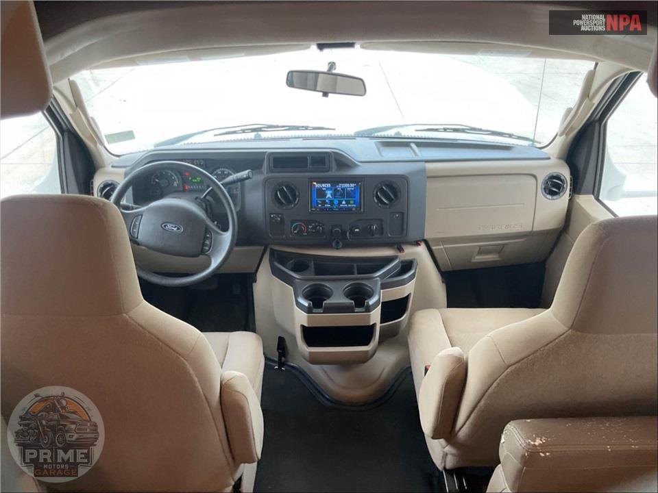 2020 Thor Motor Coach M-31W E450-V10 - FOUR WINDS SERIES — фото 14