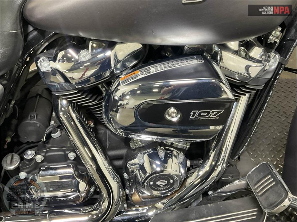 2017 Harley-Davidson FLHXS STREET GLIDE SPECIAL — фото 5