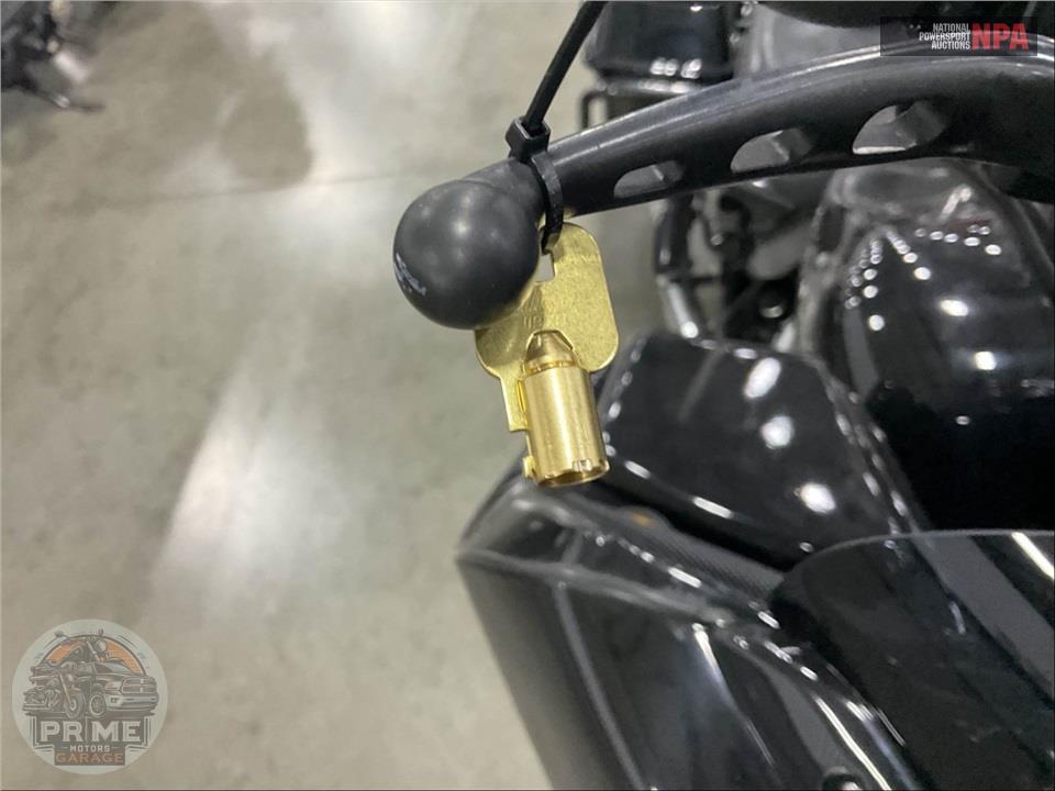 2012 Harley-Davidson FLTRX ROAD GLIDE CUSTOM — фото 12