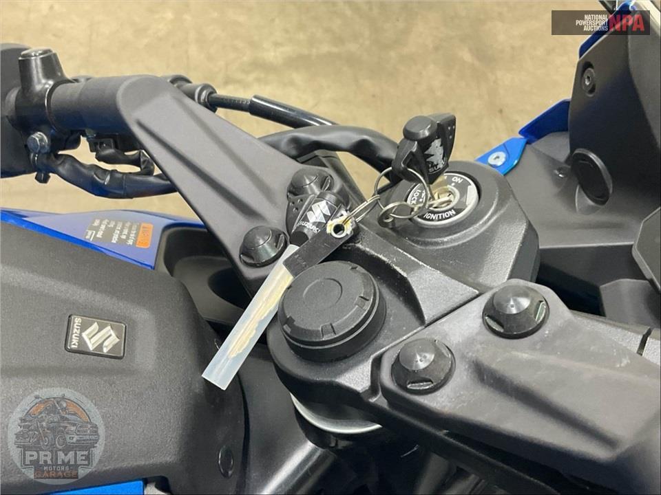 2024 Suzuki GSX800FRQM4 GSX-8R — фото 11