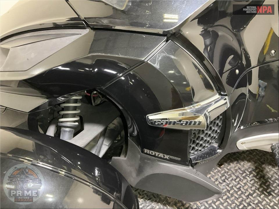2015 Can-Am Spyder RT SE6 LIMITED — фото 7