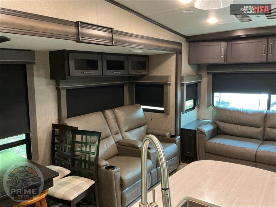2022 Grand Design Recreational Vehicles M-303RLS REFLECTION FIFTH WHEEL SERIES — фото 9