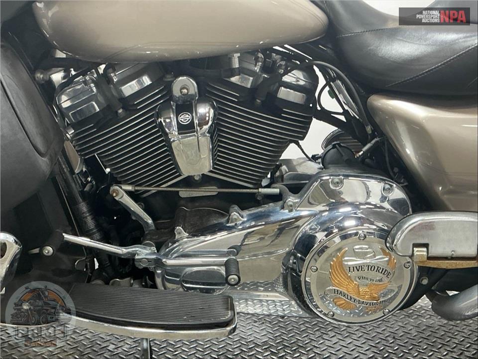 2018 Harley-Davidson FLHTCU ELECTRA GLIDE ULTRA CLASSIC — фото 7