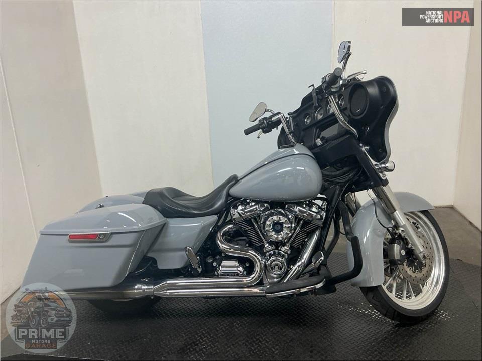 2017 Harley-Davidson FLHXS STREET GLIDE SPECIAL — фото 1