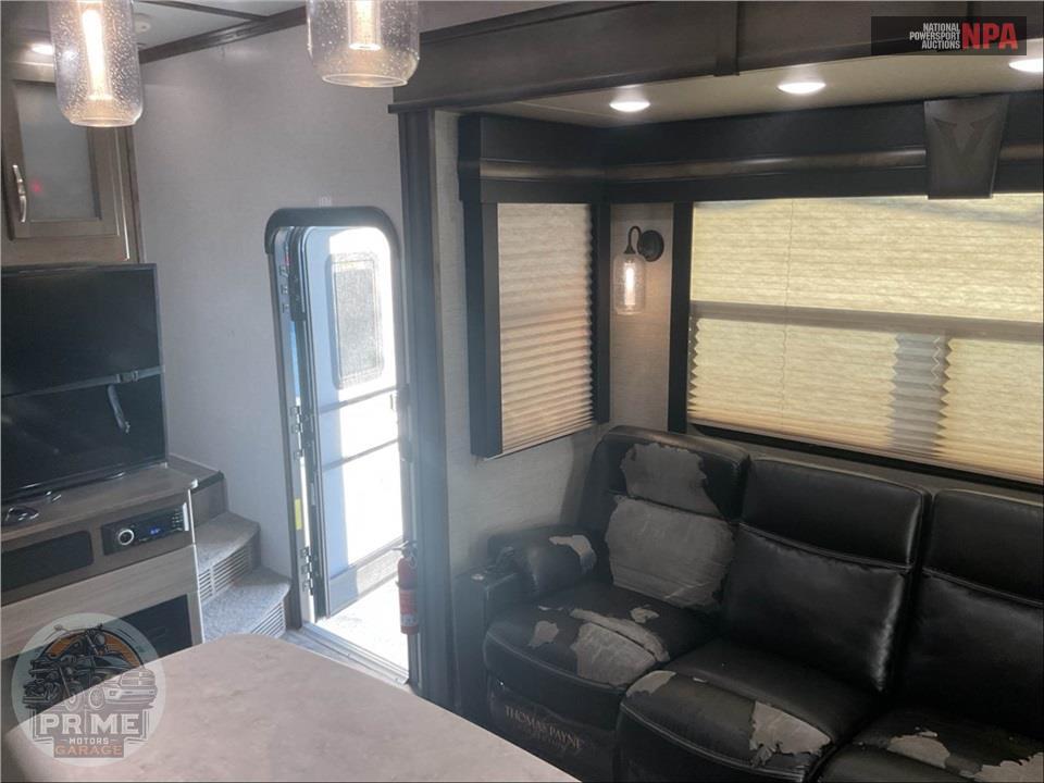2019 Voltage M-3655 - TOY HAULER TOY HAULER SERIES — фото 8