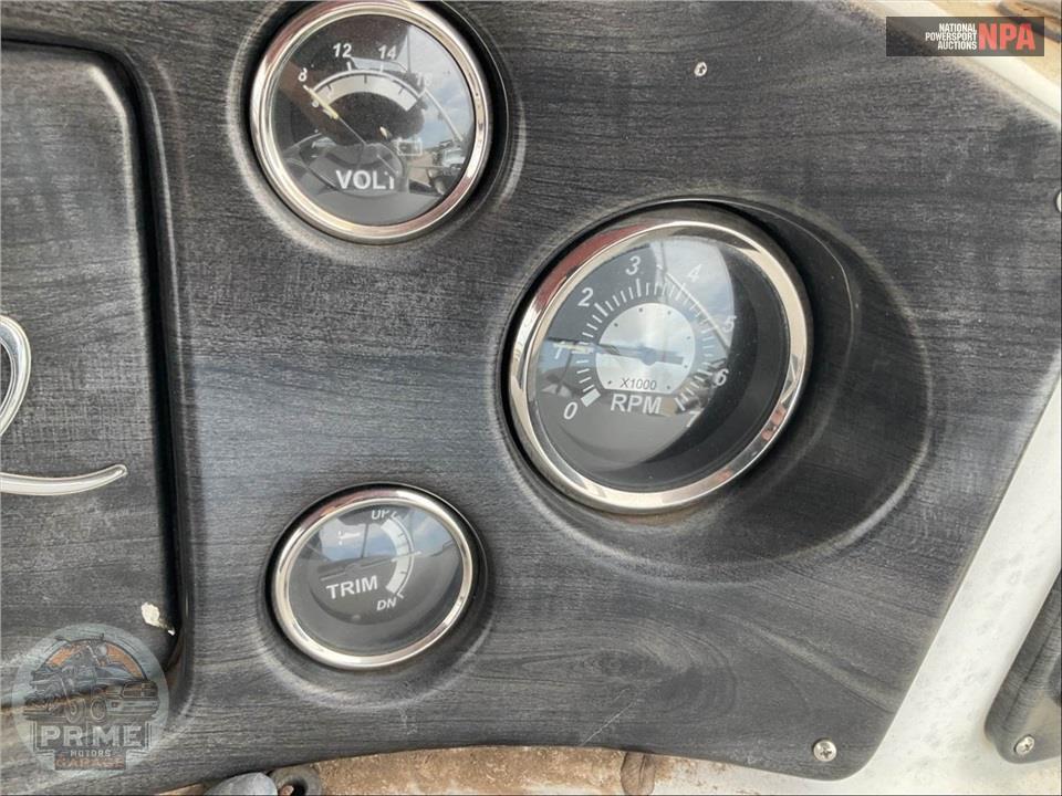 2021 Apex Marine 818 CTR FISHTAIL QWEST EDGE SERIES L=19/E=1 50HP EVINRUDE OB — фото 5