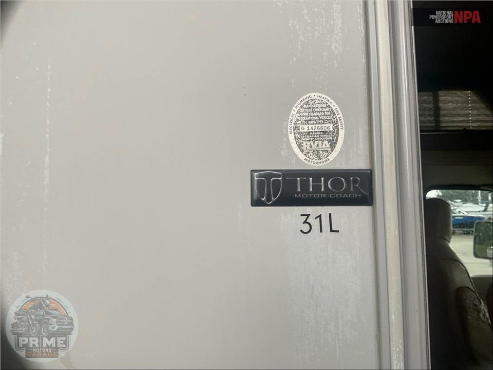 2013 Thor Motor Coach M-31L E450-V10 - CHATEAU SERIES — фото 7