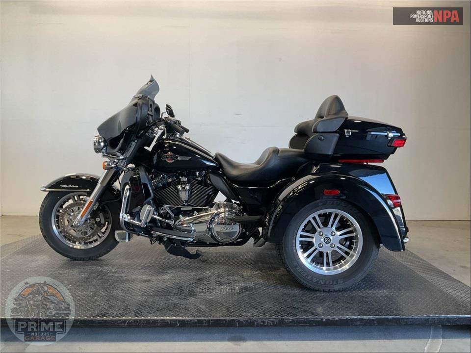 2022 Harley-Davidson FLHTCUTG TRI GLIDE ULTRA CLASSIC — фото 3